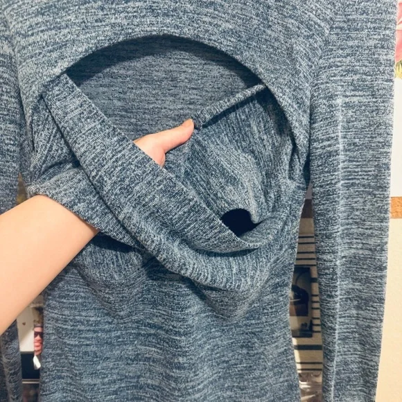 Mulvari Marled Cut-out Long Sleeve Blouse in Dusty Blue - Picture 6 of 6